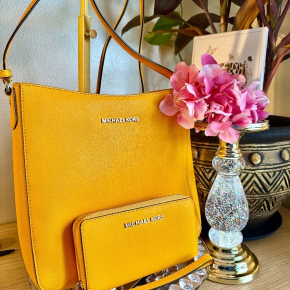 Micheal Kors Bundle Mango Yellow Crossbody and Wallet Set EUC - Picture 1 of 12